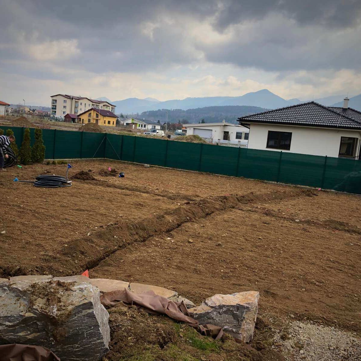 Príprava zavlažovacieho systému v záhrade od Dream Garden – odborná inštalácia potrubia, rozvodov vody
