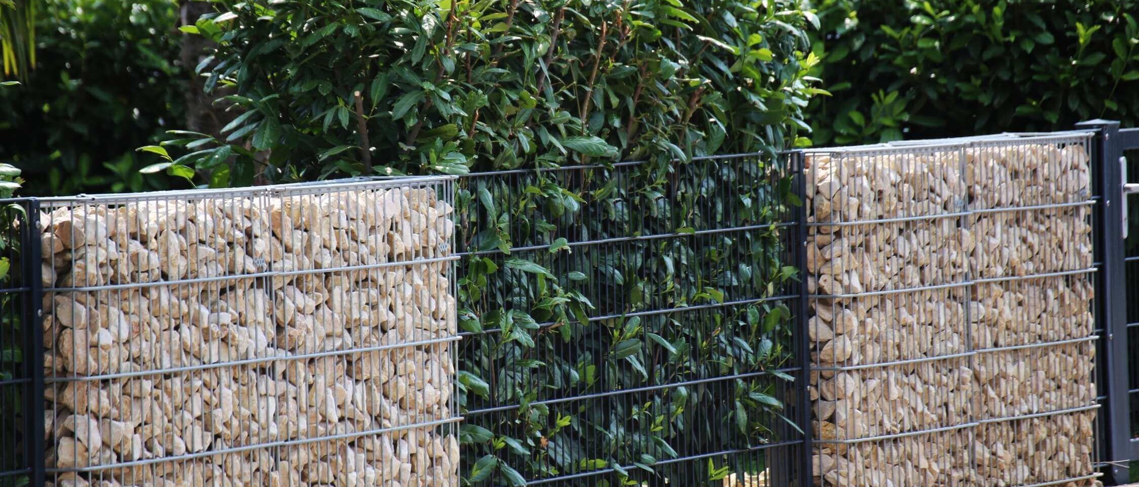 Building a garden wall from bricks or stone