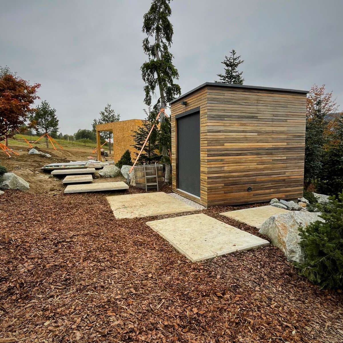 Implementation of a modern sauna in the garden by Dream Garden