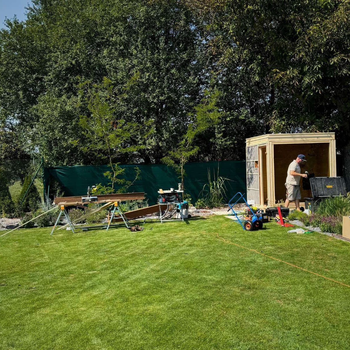 Realization of a modern garden sauna from Dream Garden - assembly and installation of an outdoor wellness element
